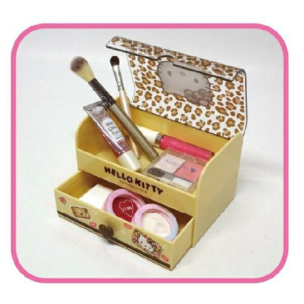 サンリオ ハローキティ ファンシー小物入れ ミント 収納 日焼けキティ