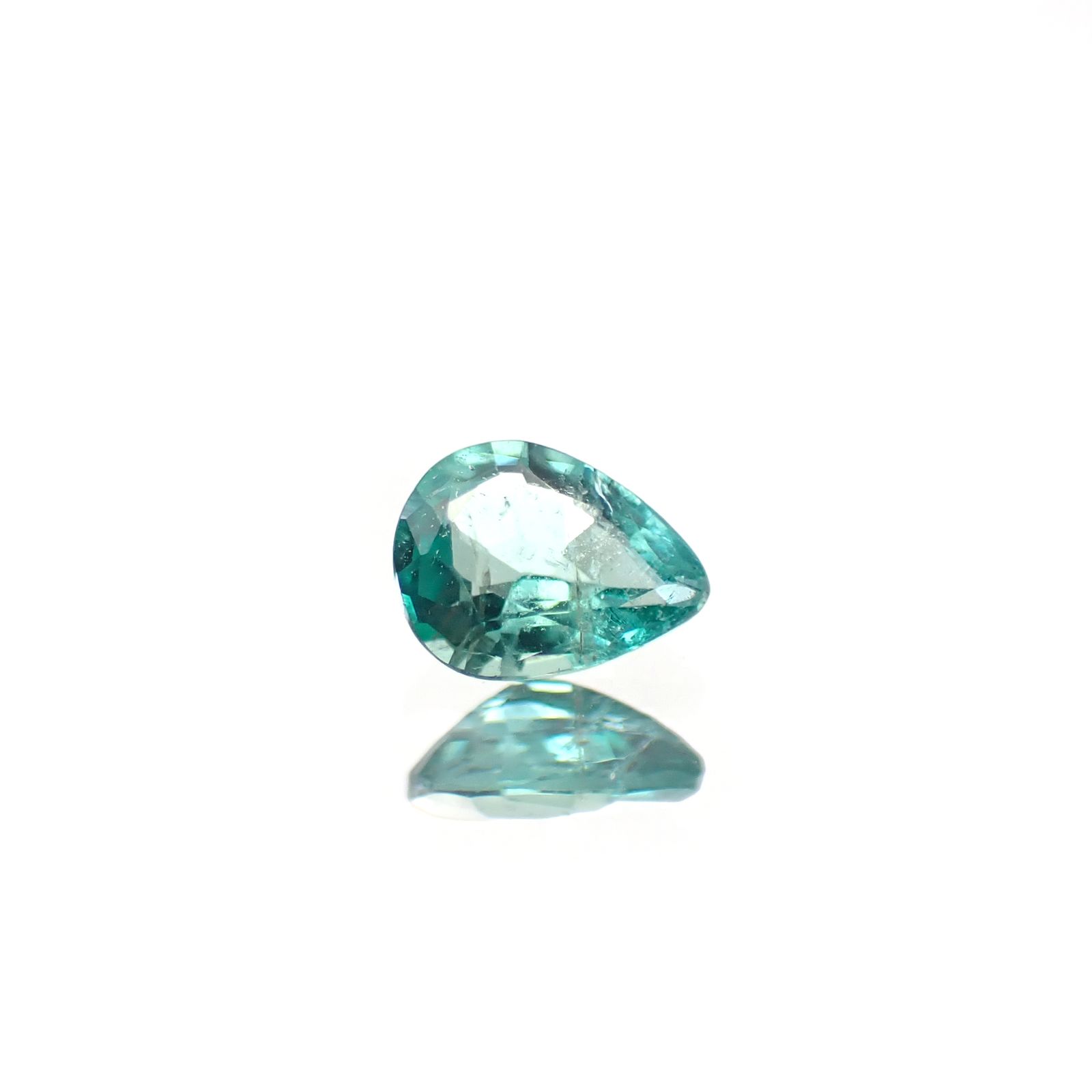 ブルーエメラルド(ブルーグリーンベリル) ザンビア産 0.22ct / 4.8x3