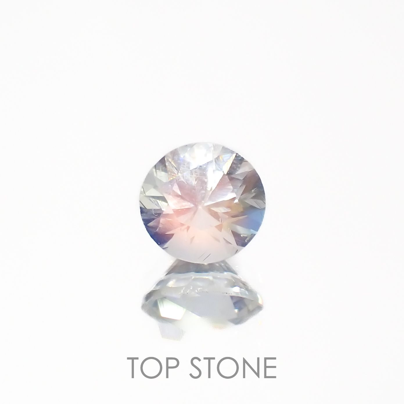 レインボームーンストーン(宝石名ラブラドライト)マダガスカル産 0.32