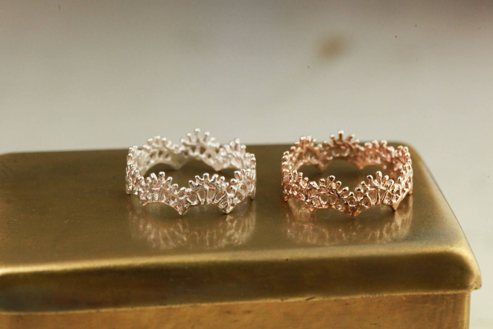 KAORUのジュエリーの中でも絶大なる人気を誇るクラウンリングを徹底