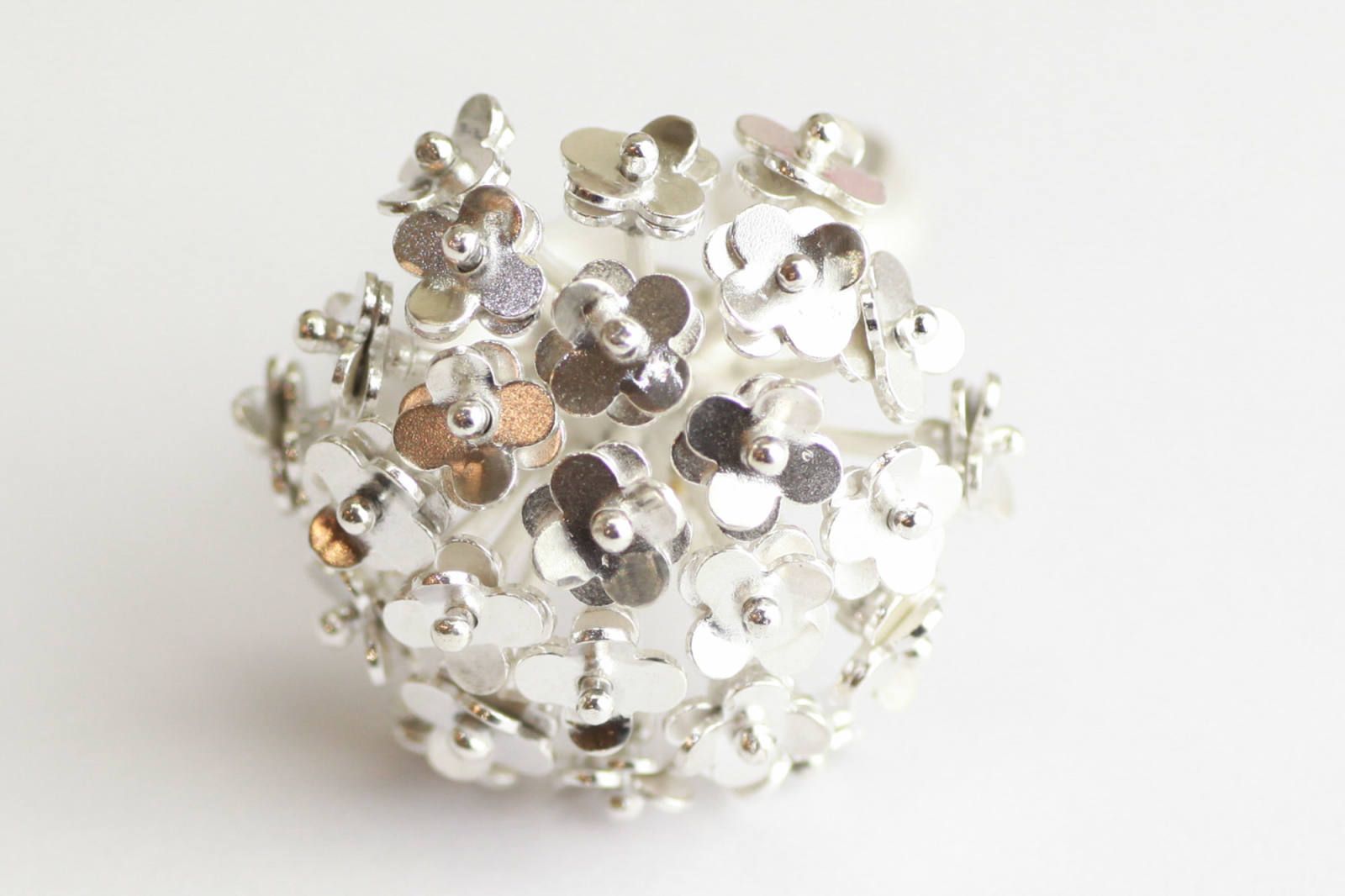 時を超え変化を楽しむ -KAORU 20周年記念 紫陽花(アジサイ)リング