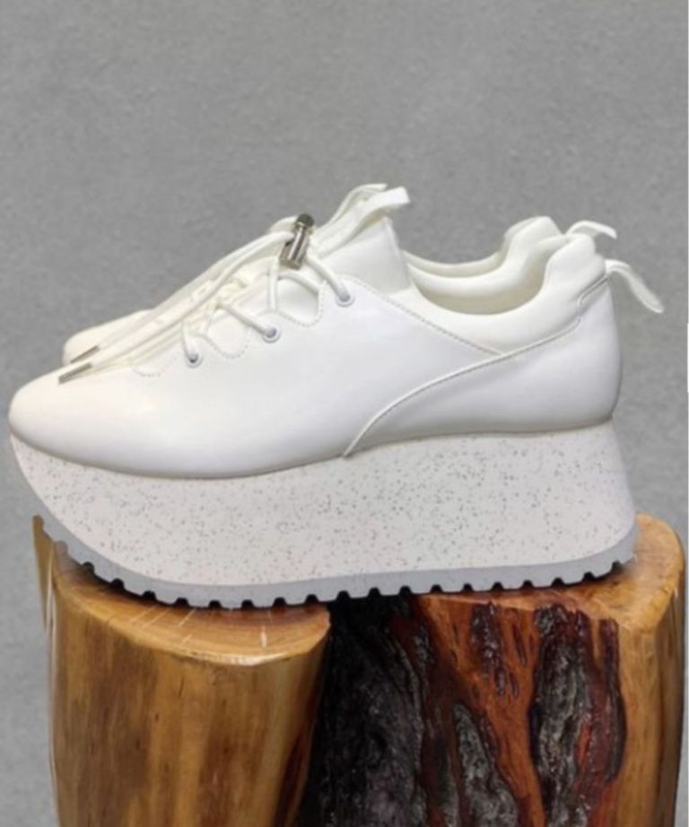 ELENDEEK - フェイクレザースニーカー(オフホワイト)合成皮革 / 厚底