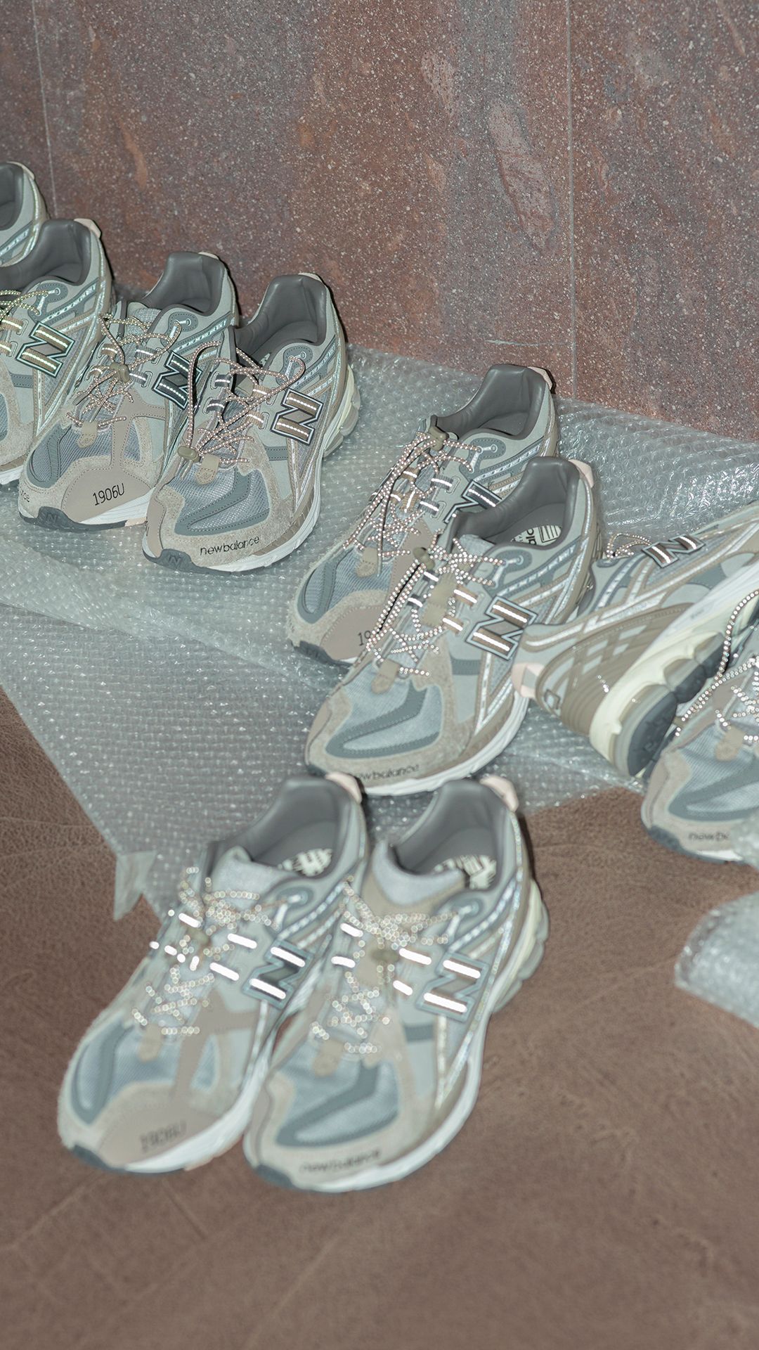 N.HOOLYWOOD - N.HOOLYWOOD × INVINCIBLE®︎ × New Balance M1906NIH