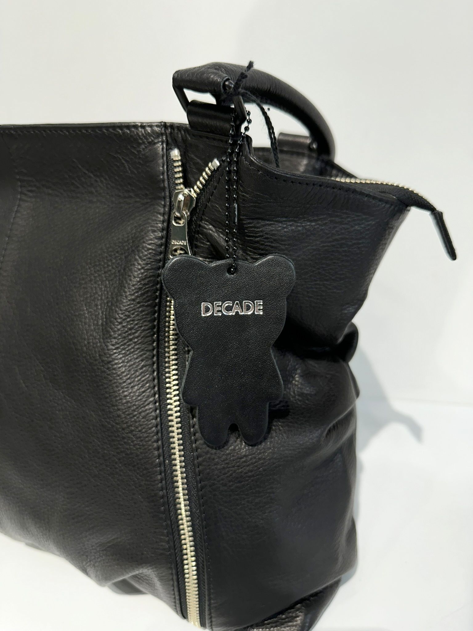 DECADE - オイルドカウレザー ダブルジップトートバッグ / DCD-01028