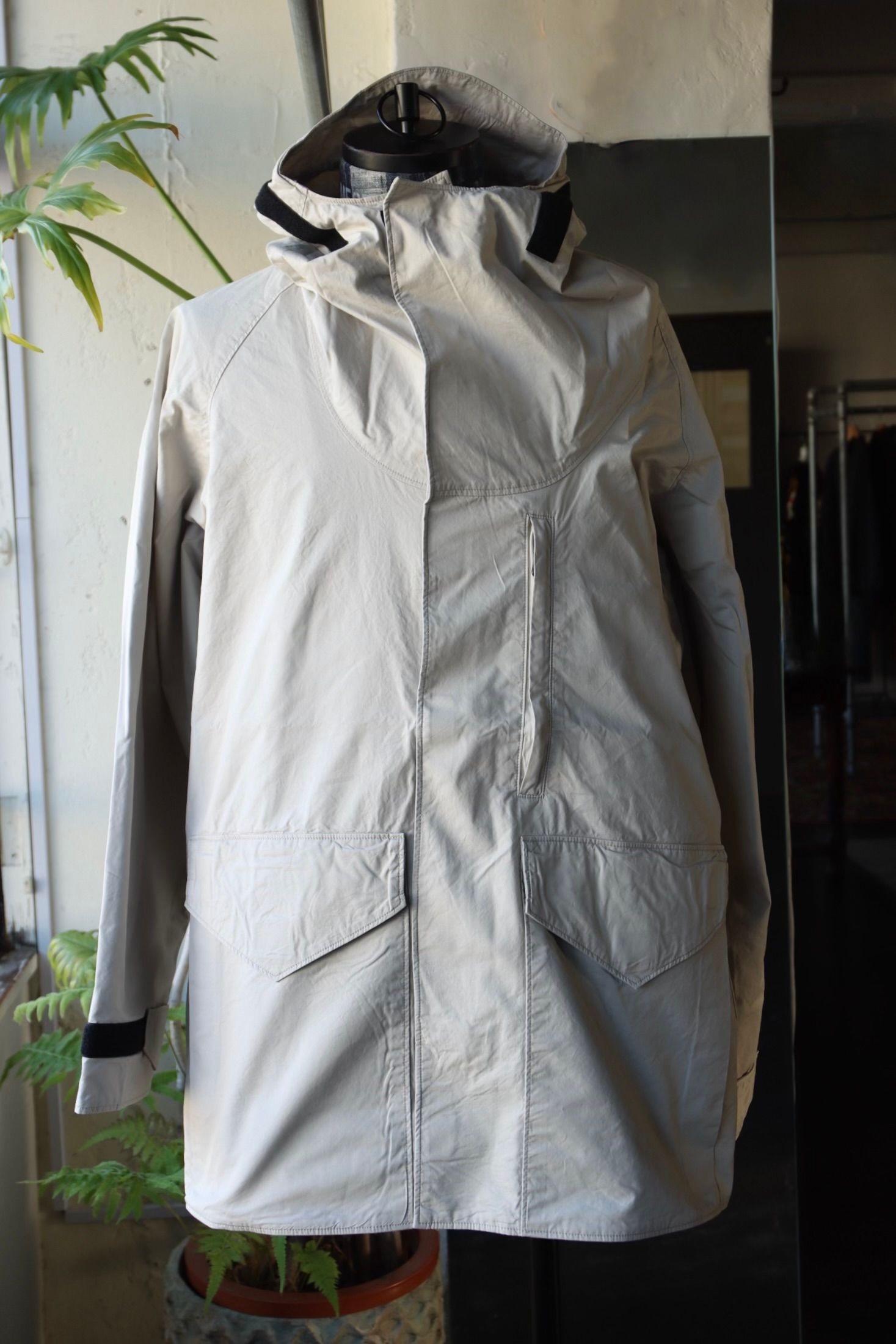 FOUNDOUR - ファウンダ 25SS MOUNTAIN PARKA(015FD251006)BEIGE | MARK