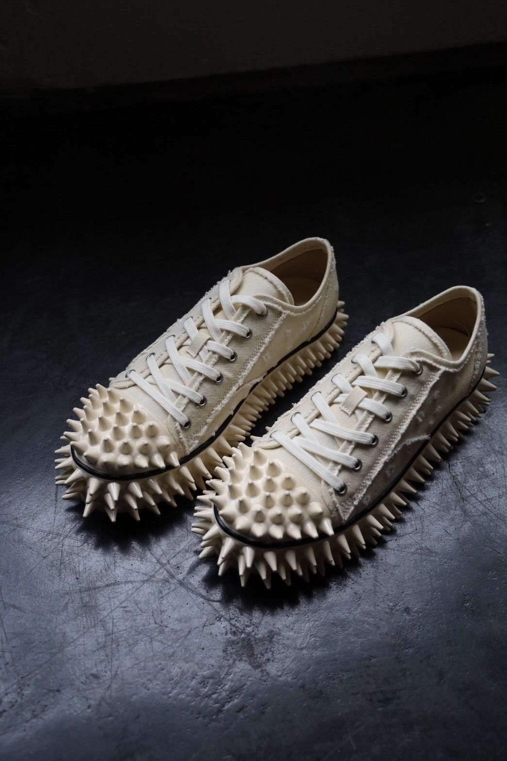 doublet - doublet 25SS SPIKY CANVAS SNEAKER (25SS60FT67)IVORY☆1月