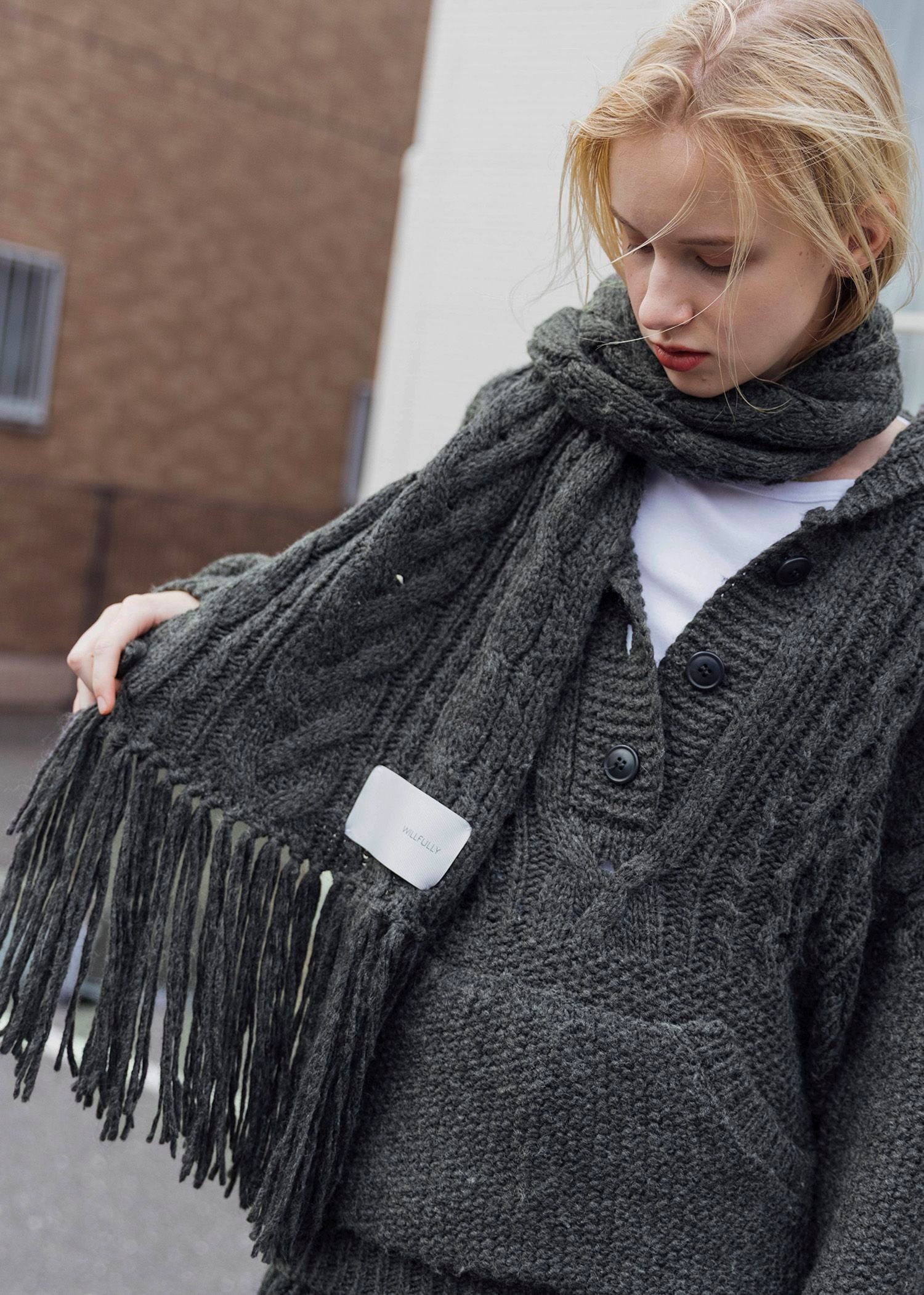 WILLFULLY - coarse knit cable fringe muffler / フリンジケーブル