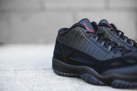 国内9月26日発売予定】 ナイキ エアジョーダン11 レトロ ロー IE