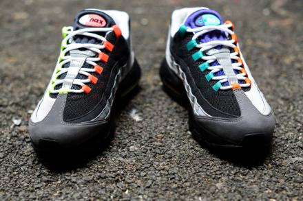 国内8月6日発売予定】 ナイキ エアマックス95 OG ブラック/ボルト