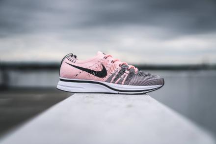 国内8月24日発売予定】 ナイキ フライニット トレーナー サンセット