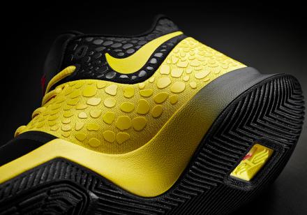 国内9月15日発売予定】 ナイキ カイリー3 