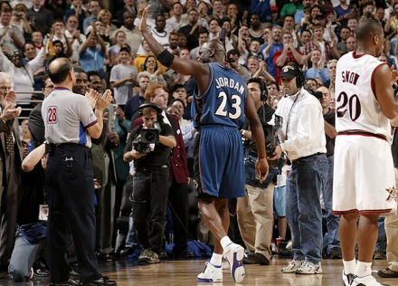 国内1月22日発売予定】 ナイキ エアジョーダン18 レトロ ホワイト