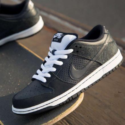 国内7月1日再販予定】 ムラサキスポーツ × ナイキ SB ダンク ロー