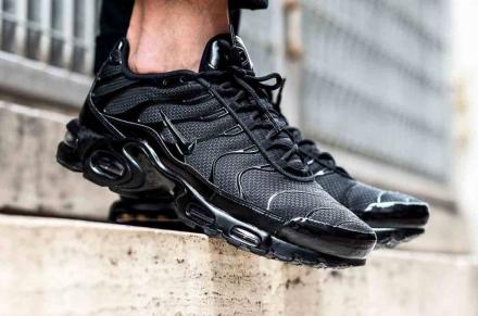 国内3月10日発売予定】 ナイキ エアマックス プラス ブラック/ブラック