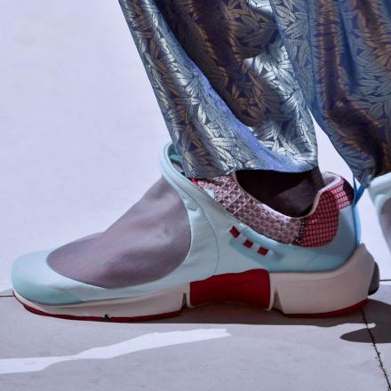 海外1月12日発売予定】コムデギャルソン オム プリュス × ナイキ エア