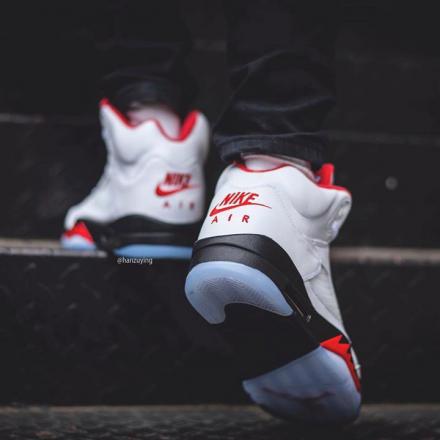 国内5月27日再販予定】ナイキ エアジョーダン 5 レトロ OG ホワイト