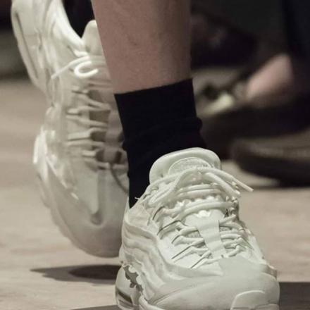 国内2月7日発売予定】コム・デ・ギャルソン オムプリュス × ナイキ