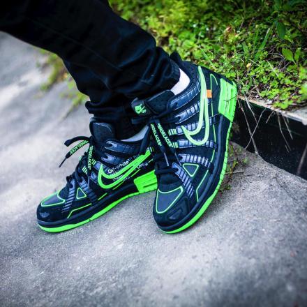 海外10月1日発売予定】オフホワイト × ナイキ エア ラバー ダンク