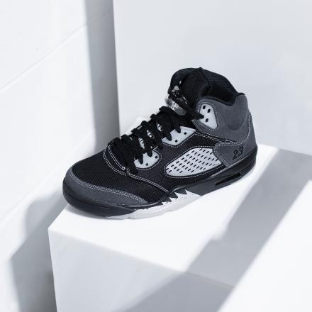 国内2月6日発売予定】 ナイキ エアジョーダン 5 レトロ 