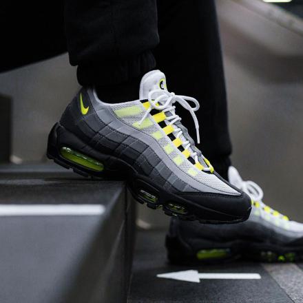 国内12月17日発売予定】ナイキ エアマックス 95 OG ブラック/ネオン