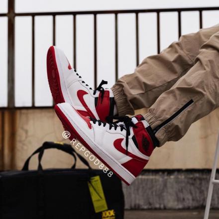 国内4月9日発売予定】ナイキ エアジョーダン 1 レトロ ハイ OG