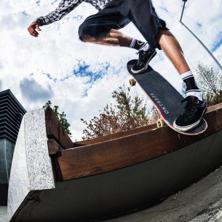 国内9月23日発売予定】ラスベート × バンズ スケート ボールド 全2色