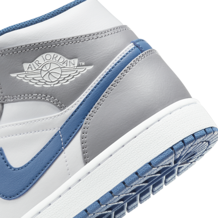 国内1月21日発売予定】ナイキ エアジョーダン 1 ミッド 