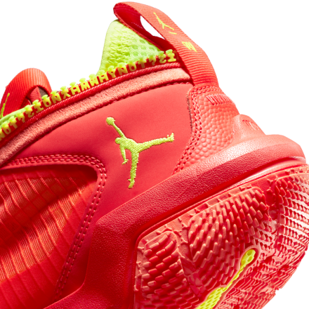 国内2月16日発売予定】 ナイキ ジョーダン ワイ ノット .6 PF ブライト