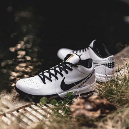 国内5月24日発売予定】 ナイキ コービー 4 プロトロ 