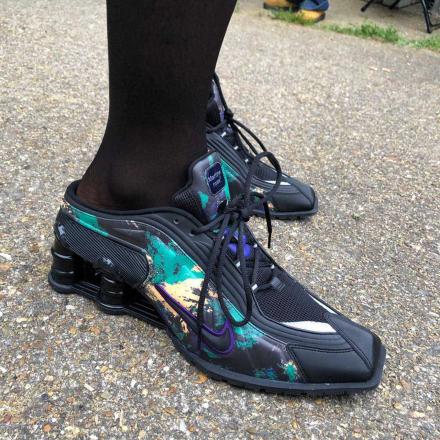 国内7月27日発売予定】 マーティン ローズ × ナイキ ショックス MR4 3