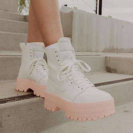 国内5月8日発売予定】 ナイキ ウィメンズ エアジョーダン 1