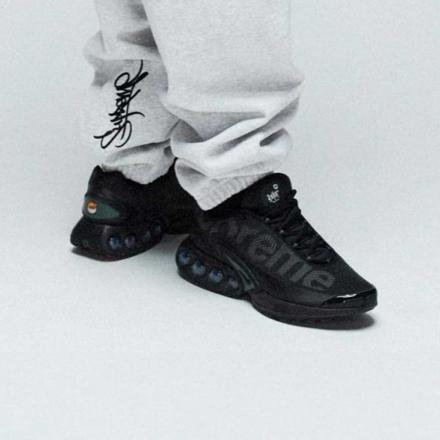 国内2月24日発売予定】 シュプリーム × ナイキ エアマックス DN