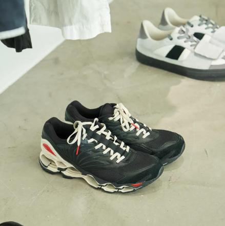 国内3月2日発売予定】 グラフペーパー × ミズノ ウエーブ プロフェシー