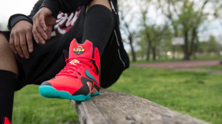 国内5月10日発売予定】 ナイキ レブロン11 エリート ヒーロー レーザー