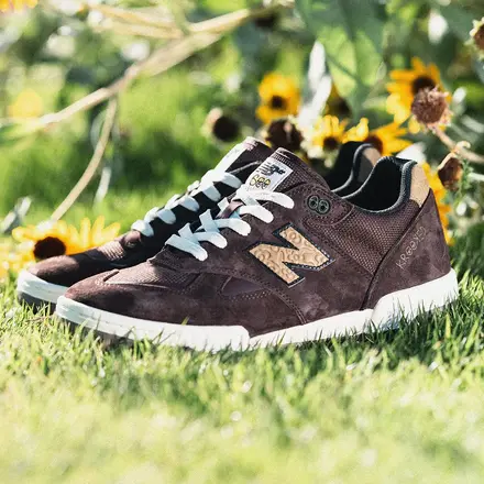 国内12月6日発売予定】クルキッド スケートボード × ニューバランス