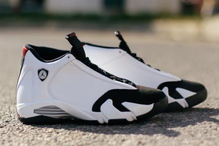 国内8月2日発売予定】 ナイキ エアジョーダン14 レトロ ウルフグレー