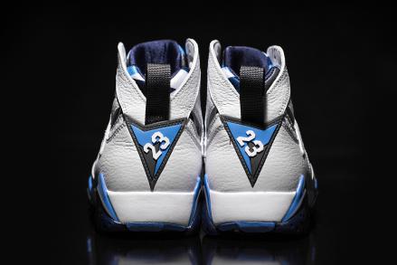 国内1月24日発売予定】 ナイキ エアジョーダン7 レトロ ホワイト