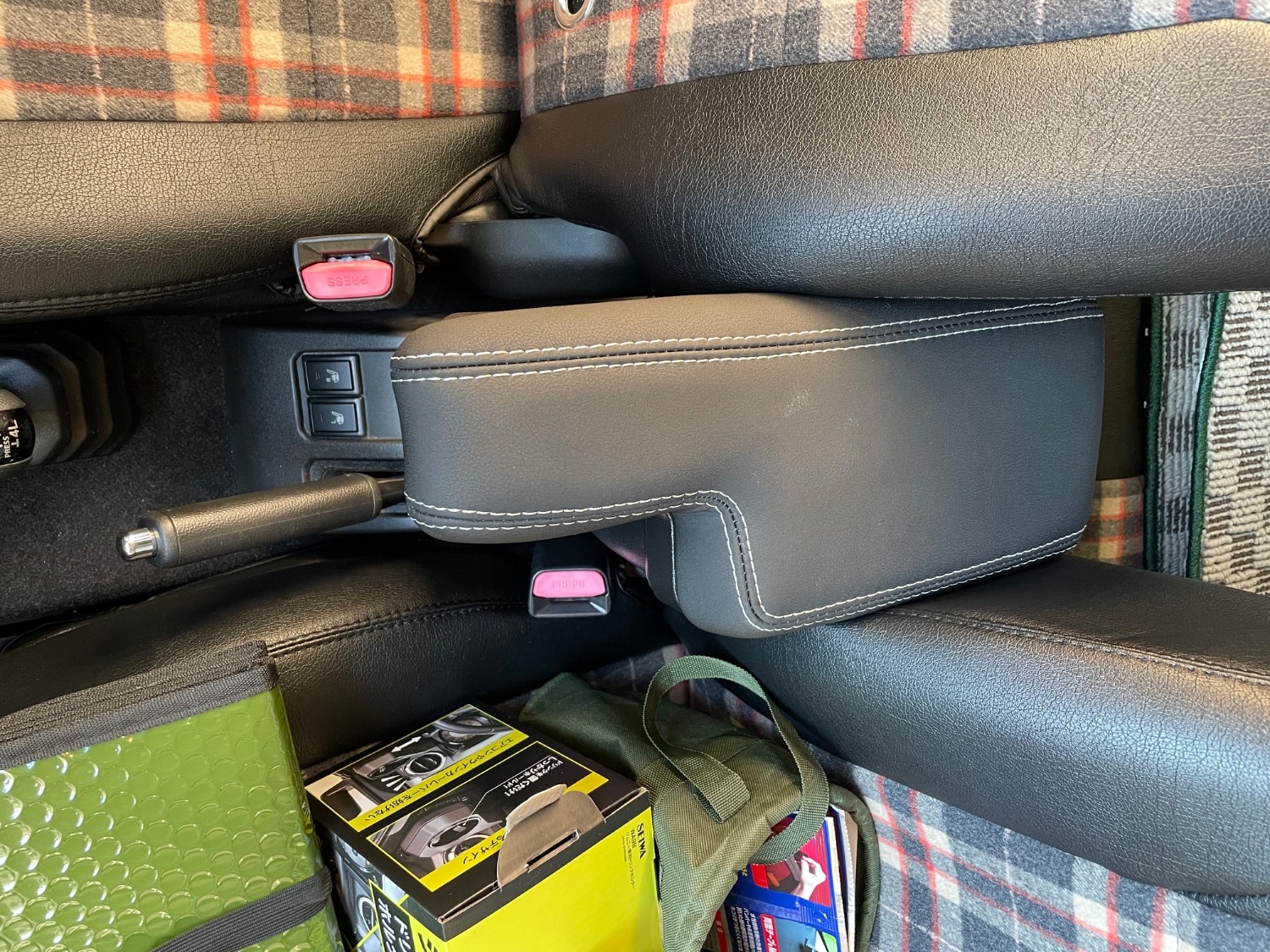 楽天市場】ショウワガレージ アームレスト ブラック ジムニー JB64