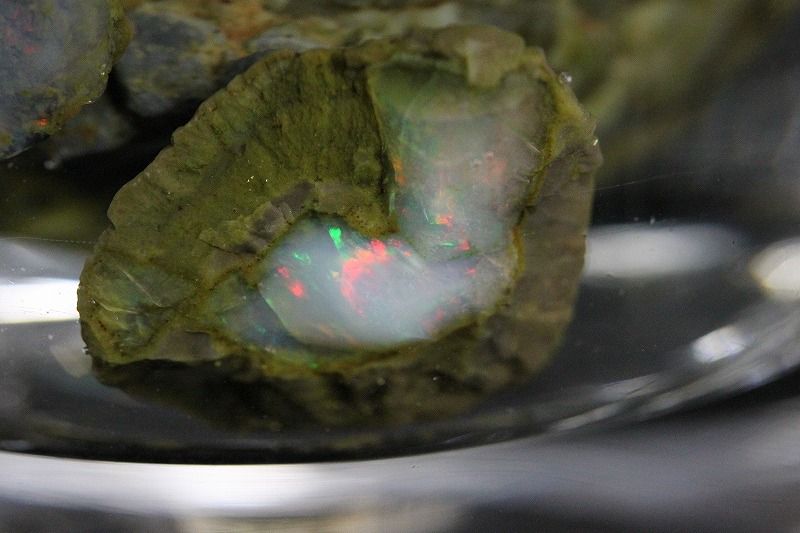 国産オパール 福島県宝坂産オパールの動画・・・ | 天然石だいすき