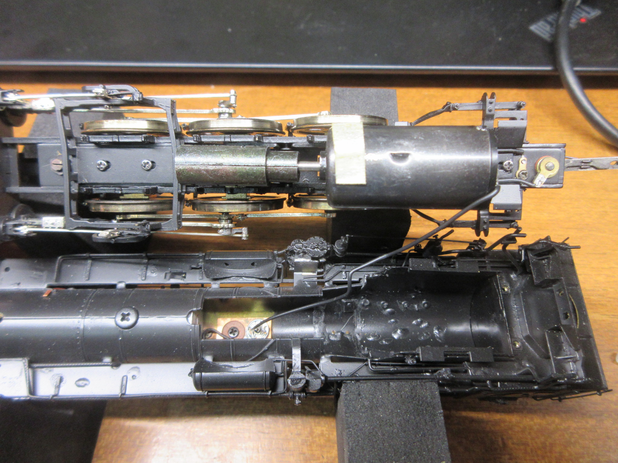 HOゲージ ２１２０形蒸気機関車 缶モータ換装 2/6新>HO蒸機 棒モータを「缶モータ」、「コアレスモータ」に交換する