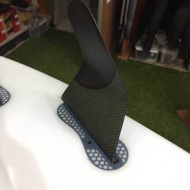 AU FIN エーユーフィン AU LR ハニカム×カーボンフィン Mサイズ Click