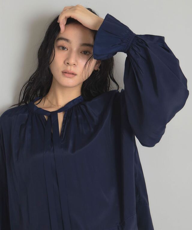 スキッパーギャザーブラウス