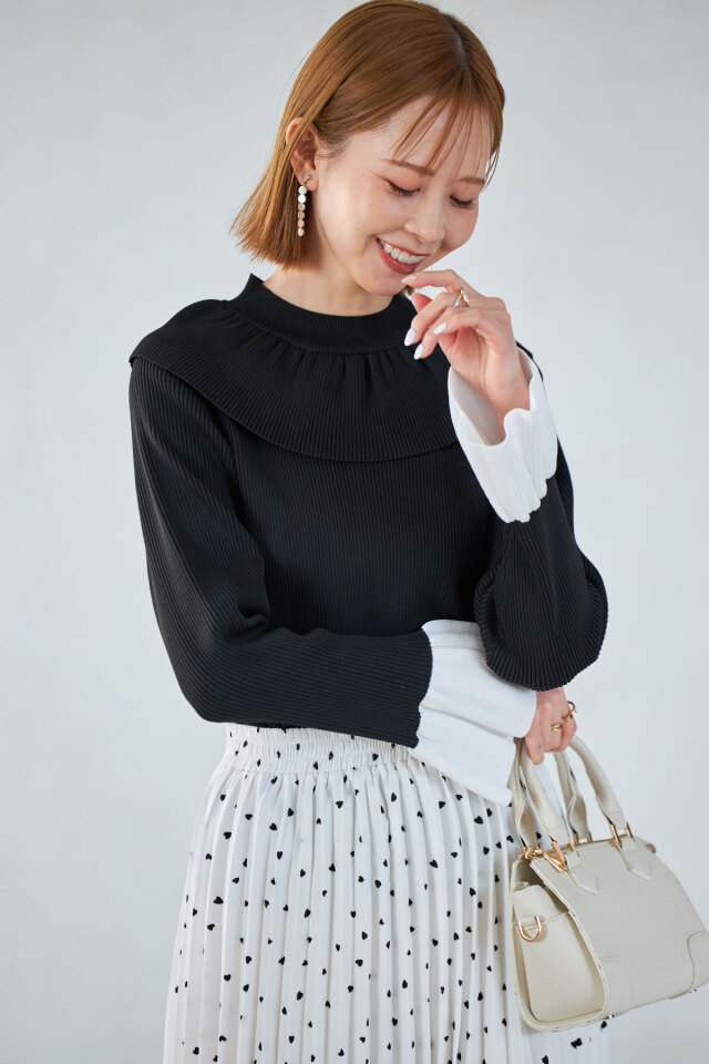 フリルネックベルスリーブニットプルオーバー