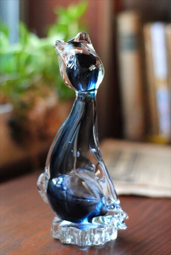 スウェーデンから かわいいガラスのネコ オブジェ 北欧 猫 キャット