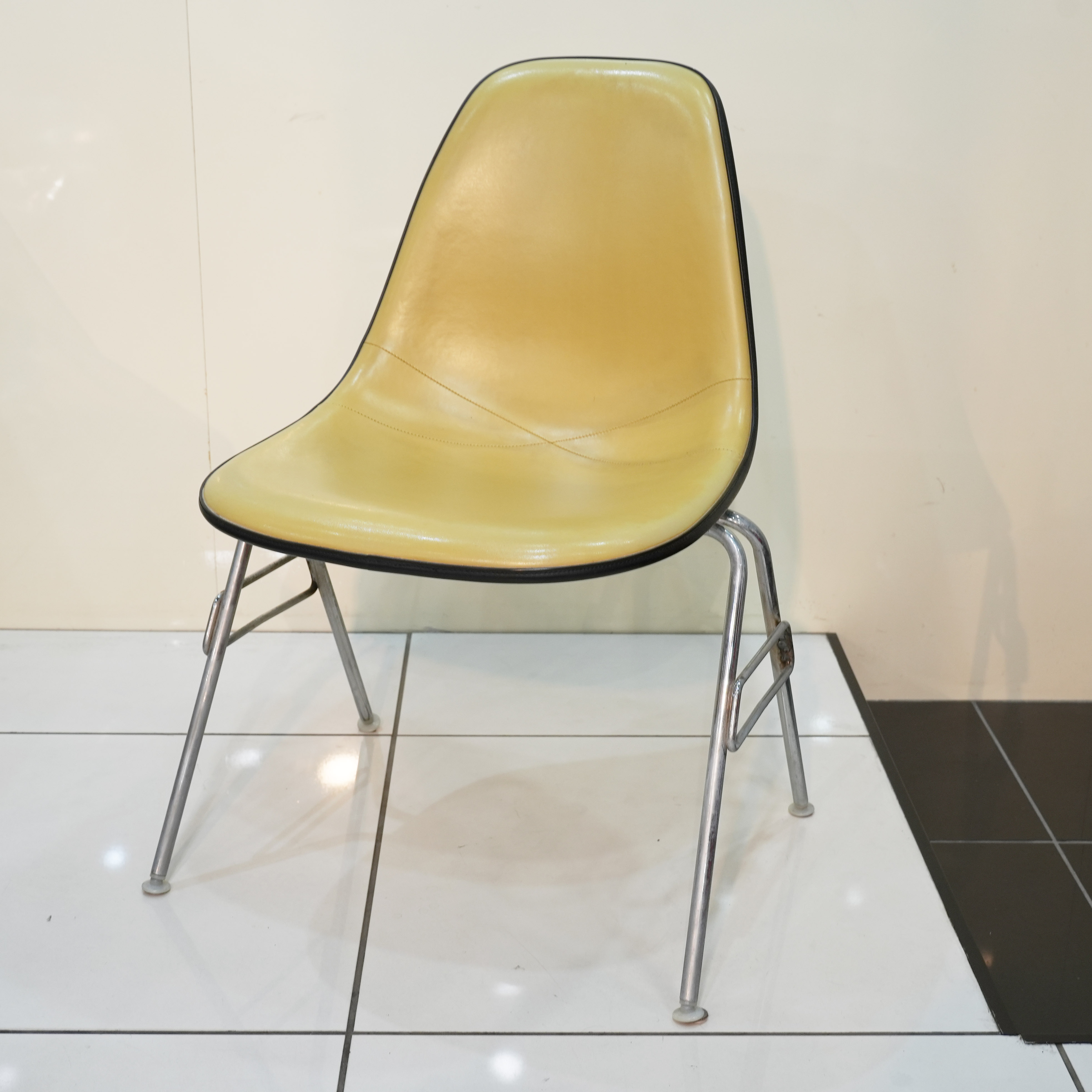 ハーマンミラー】ヴィンテージ イームズサイドシェルDSS モダン