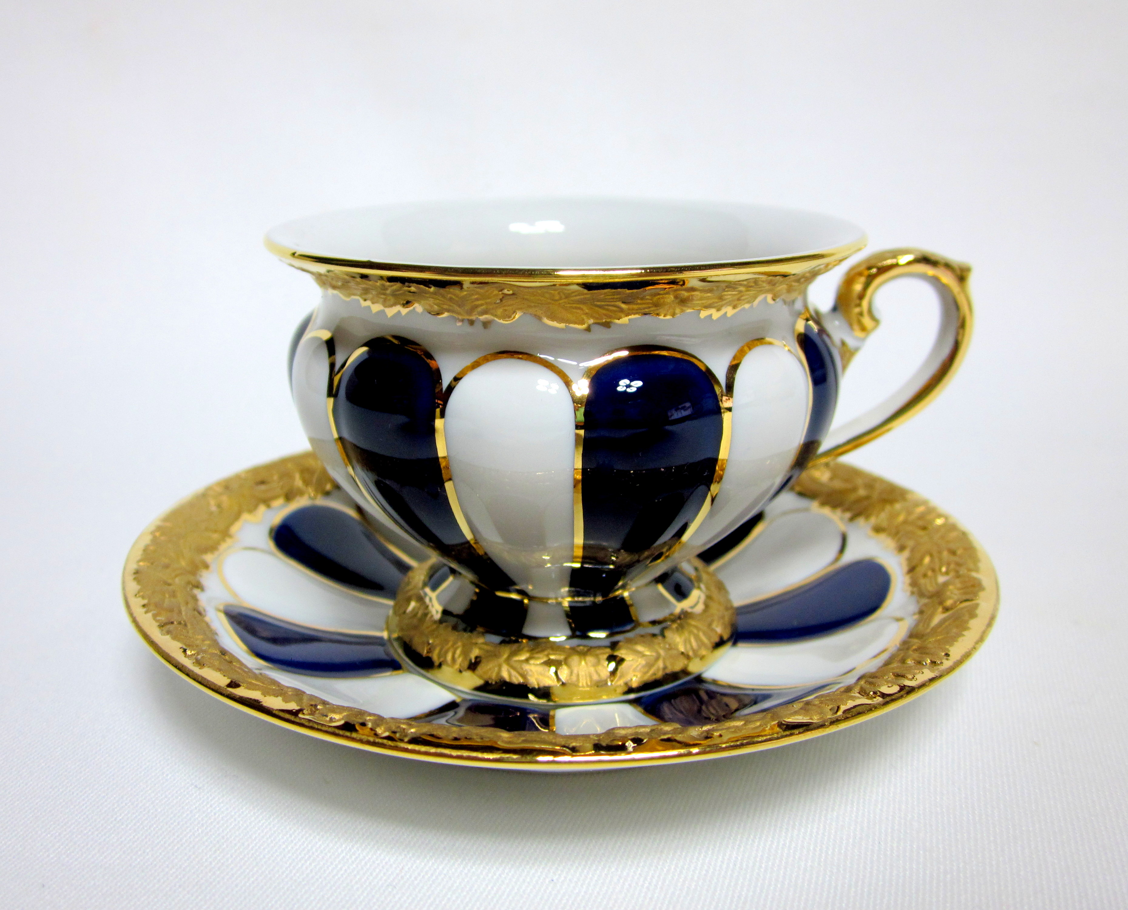 マイセン（Meissen）Xフォーム 金彩 コバルト モカカップ＆ソーサー