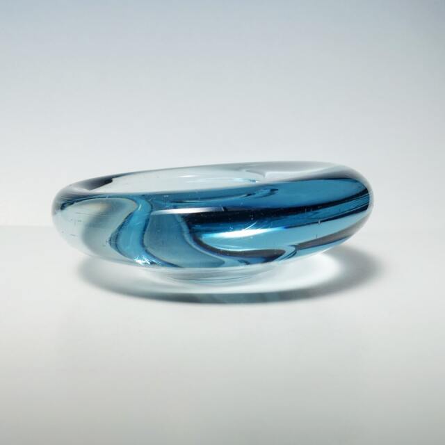 ホルムガードHolmegaardガラス灰皿アクアブルー｜アンバーデザイン