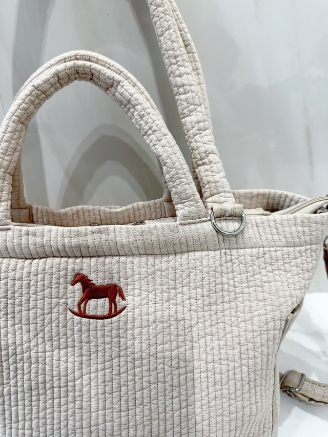selva secreta】Ibul horse TOTE BAG BIG-size(beige-silver金具)