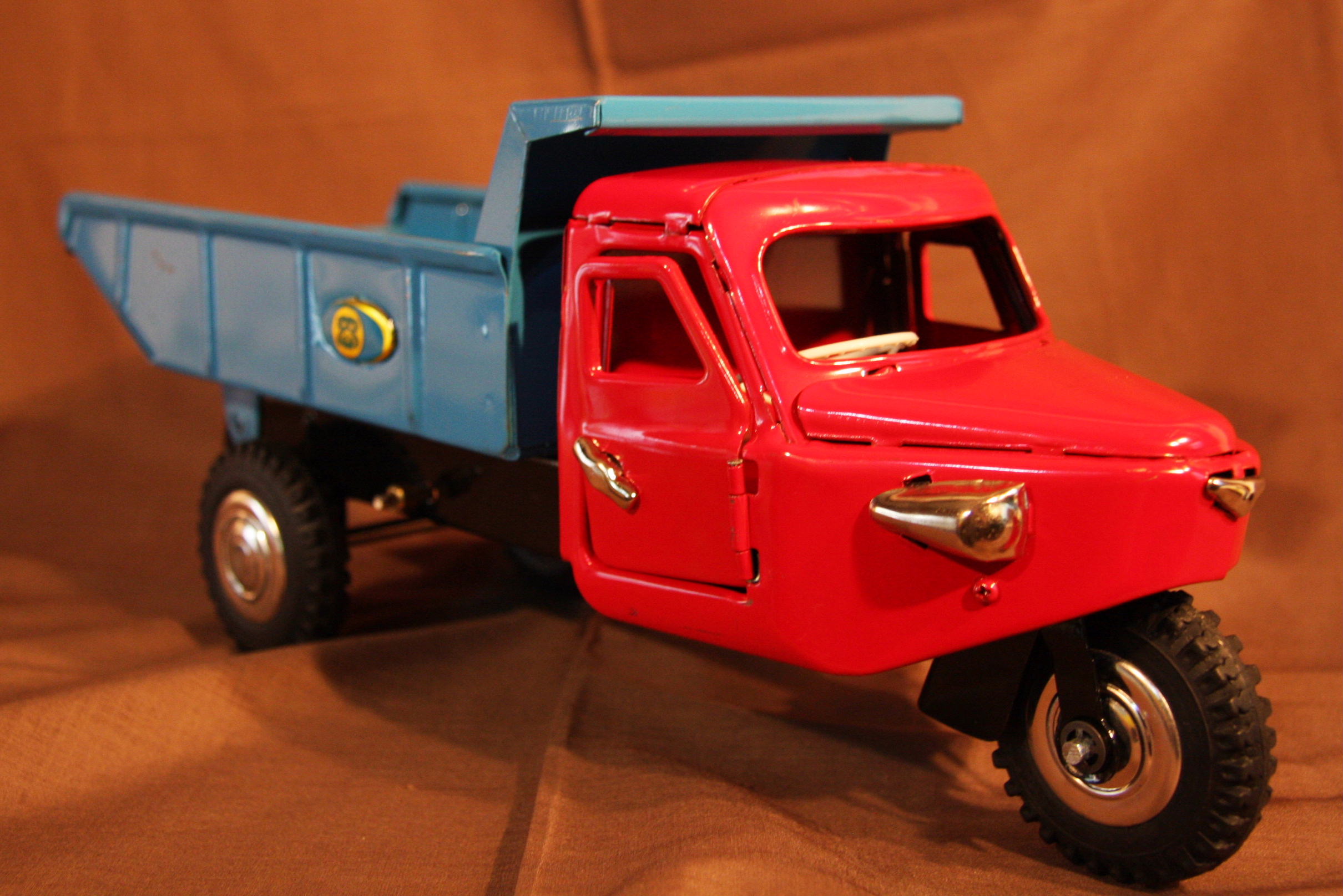 希少☆美品 ウサギヤ 三輪自動車 ブリキ 31.0cm 共箱付 当時 【TO1926】