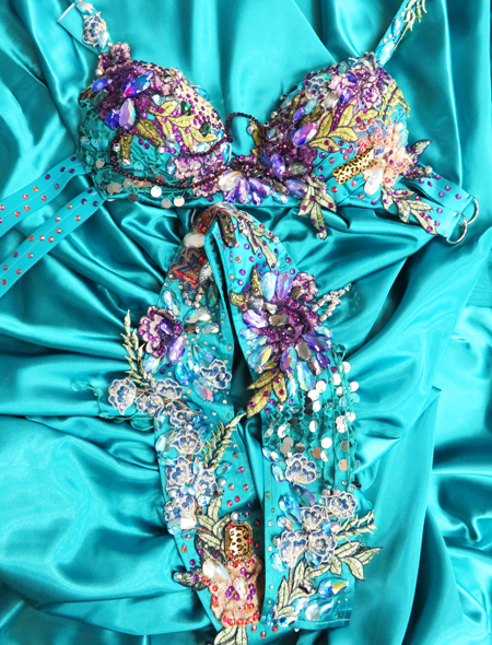 ベリーダンス衣装】艶やかなエメラルドグリーンが美しい♡ベリー